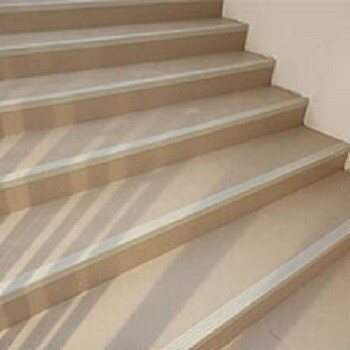Накладки на ступени лестницы